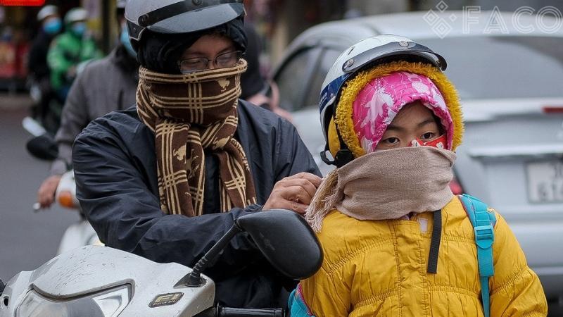 Mặc gì để giữ ấm cơ thể hiệu quả khi thời tiết chuyển lạnh đột ngột? Những cách giữ ấm cơ thể hiệu quả trong mùa lạnh