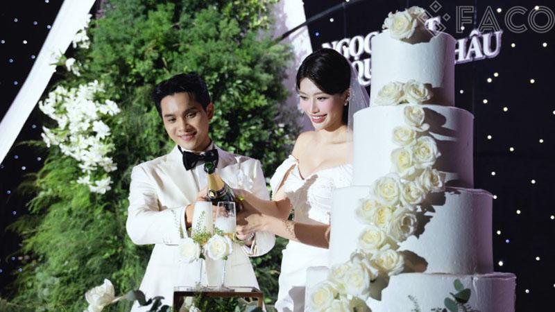 Nam thanh niên trà trộn vào hôn lễ của Á hậu Quỳnh Châu gây chú ý Lễ cưới của Quỳnh Châu diễn ra trọn vẹn và xúc động